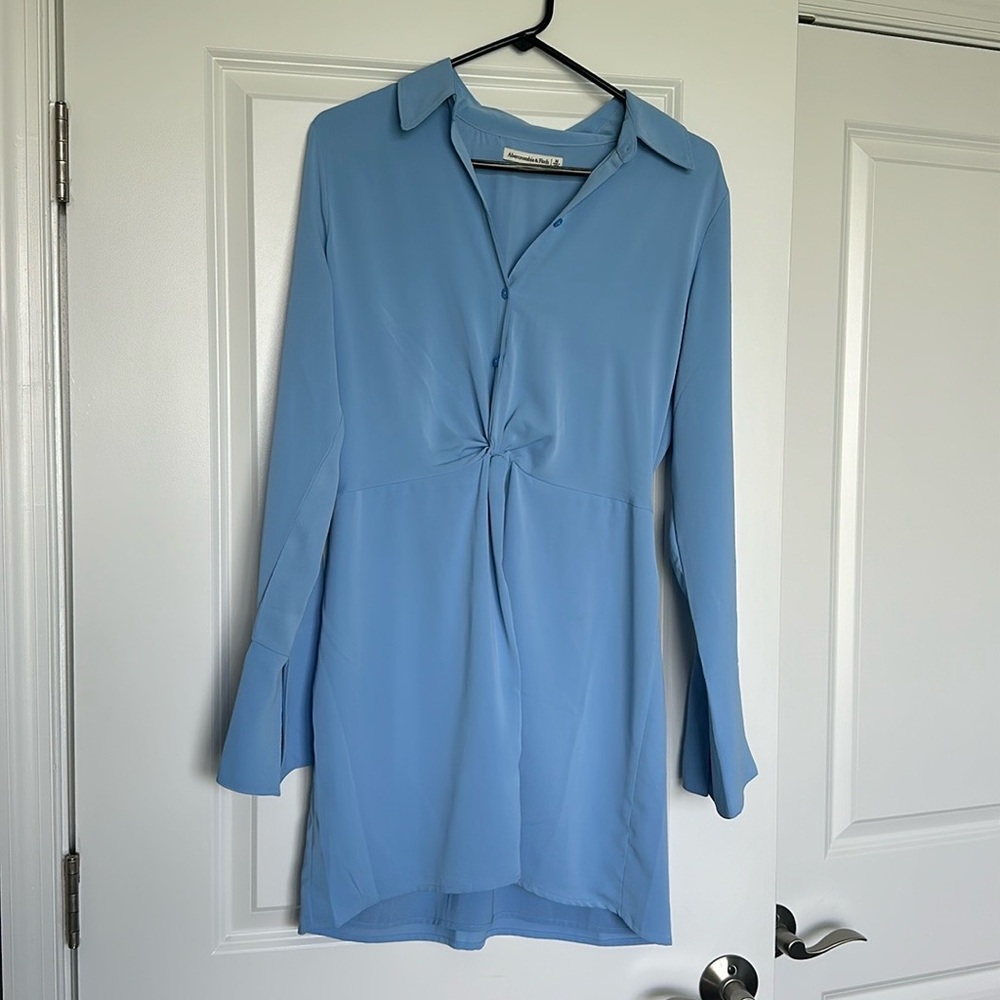 ✨BNWOT Abercrombie Long-Sleeve Twist-Front Shirt Dress